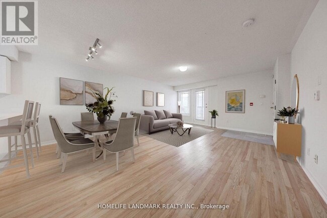 Photo - 118 Finch Ave W