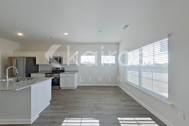 Photo - 2253 Banyon Cir