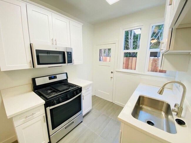 Photo - 1002-1012 1/2 N. Sweetzer Ave.