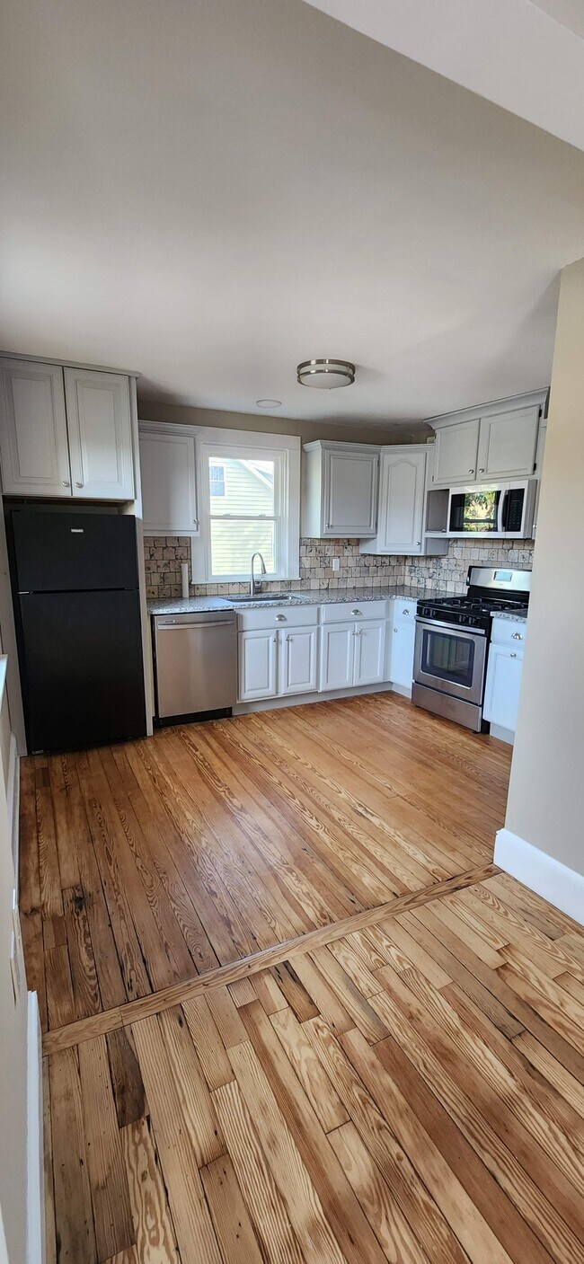 Cocina - 723 N Adams St