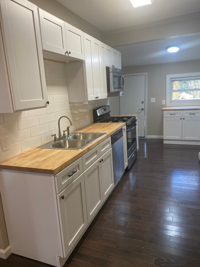 Photo - 439 Chestnut St