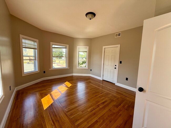 Photo - 615 N Montello St Unit 3