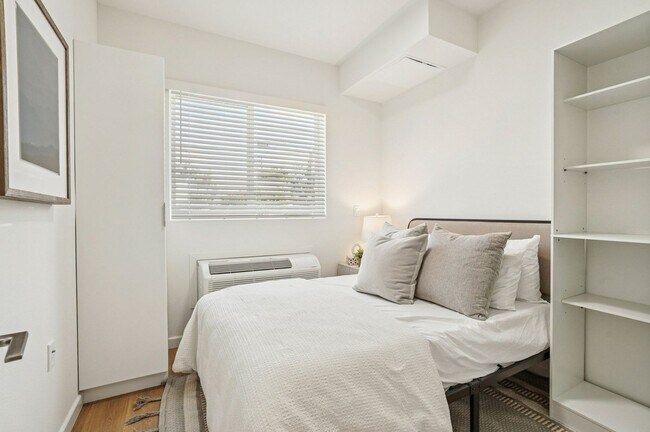 8733 Reading Ave - The Stride