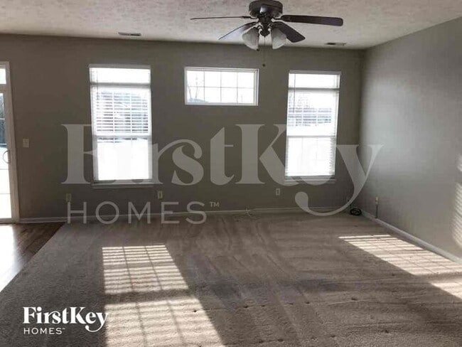 Photo - 688 Harbor Dr