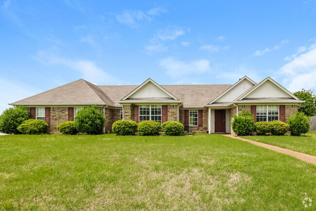 Building Photo - 2401 N Forest Hill Irene Rd Rental