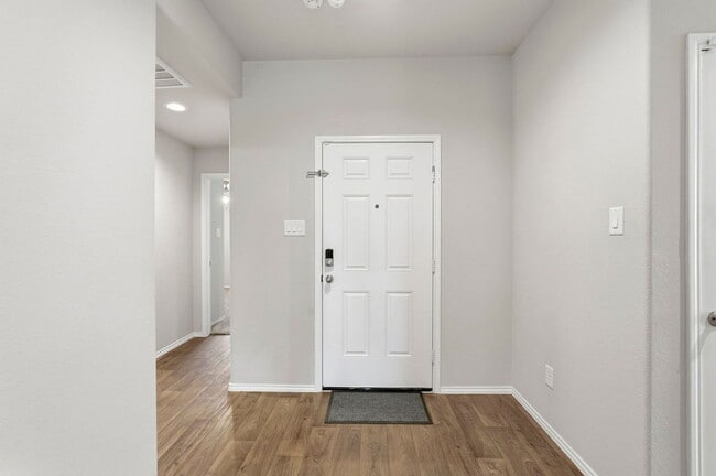 Photo - 3935 Country Club Dr