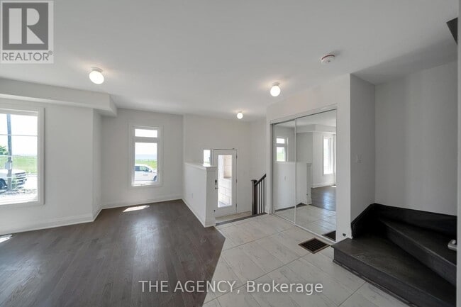 Photo - 563 Port Darlington Rd