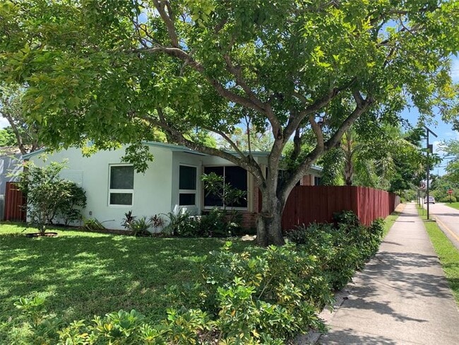 Building Photo - 1500 NW 5th Ave Rental