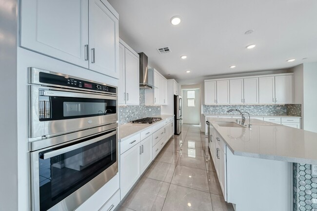 Photo - 1038 Delbrook Ave