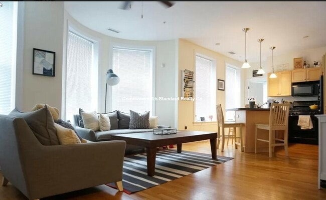 Building Photo - 7 Sutherland Rd Unit 201