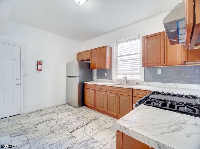 Photo - 329 S 19th St