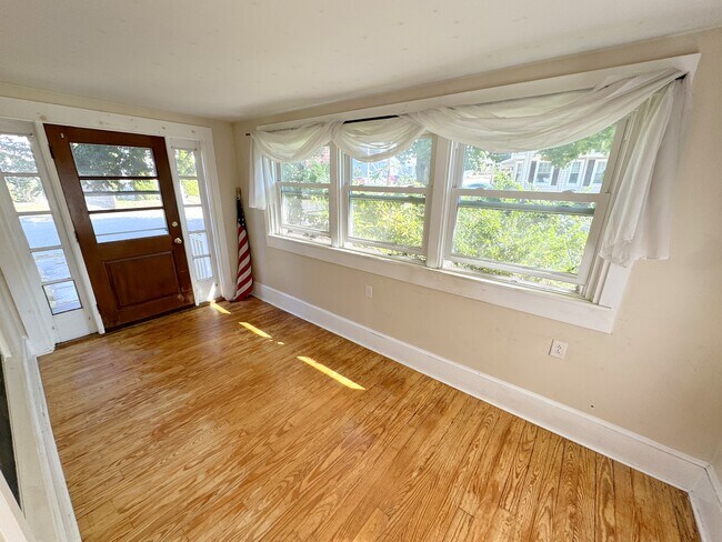 Photo - 20 Middlesex Ave Apartments Unit 1