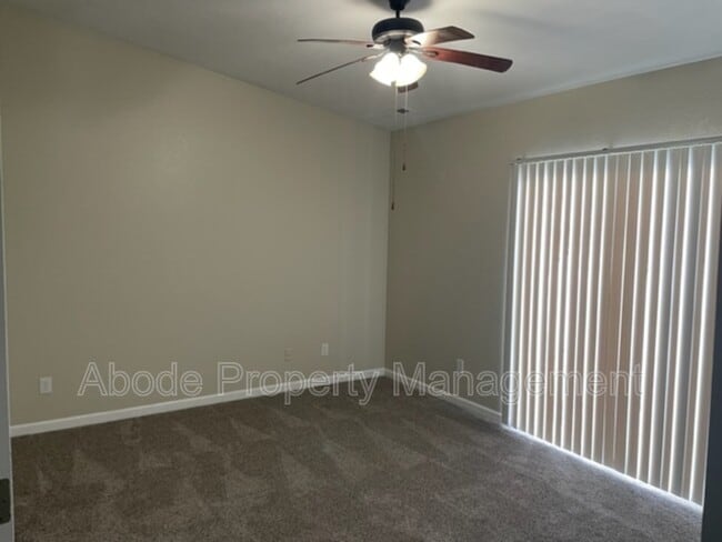 Photo - 480 W 10th St