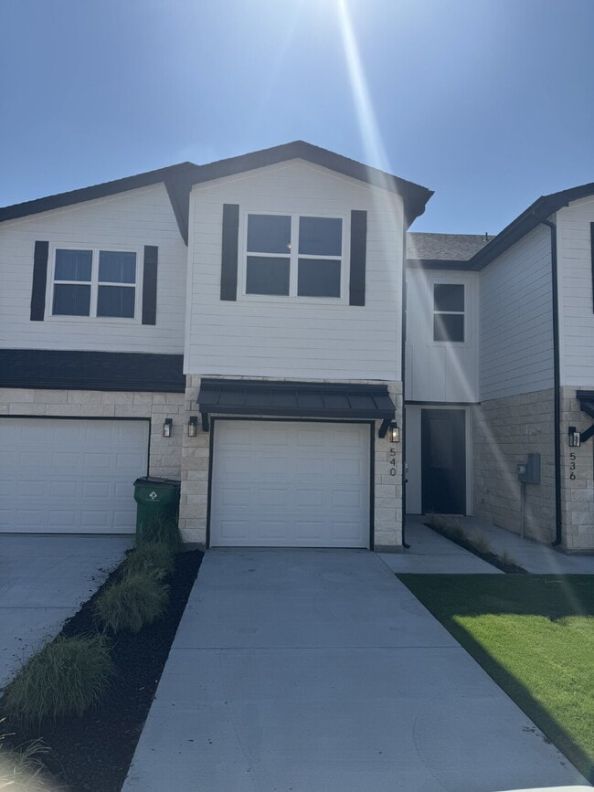 Upgrade your living experience across from... - Upgrade your living experience across from... Apartment