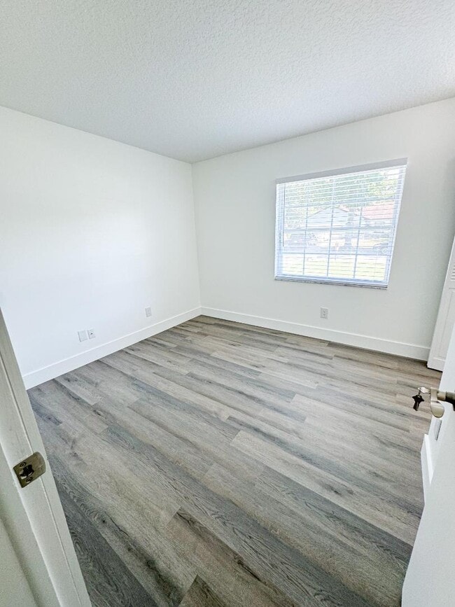 Photo - 2958 Bermuda Ave S