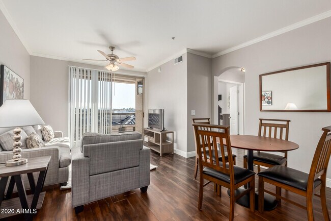Photo - 1701 E Colter St Unidad 477