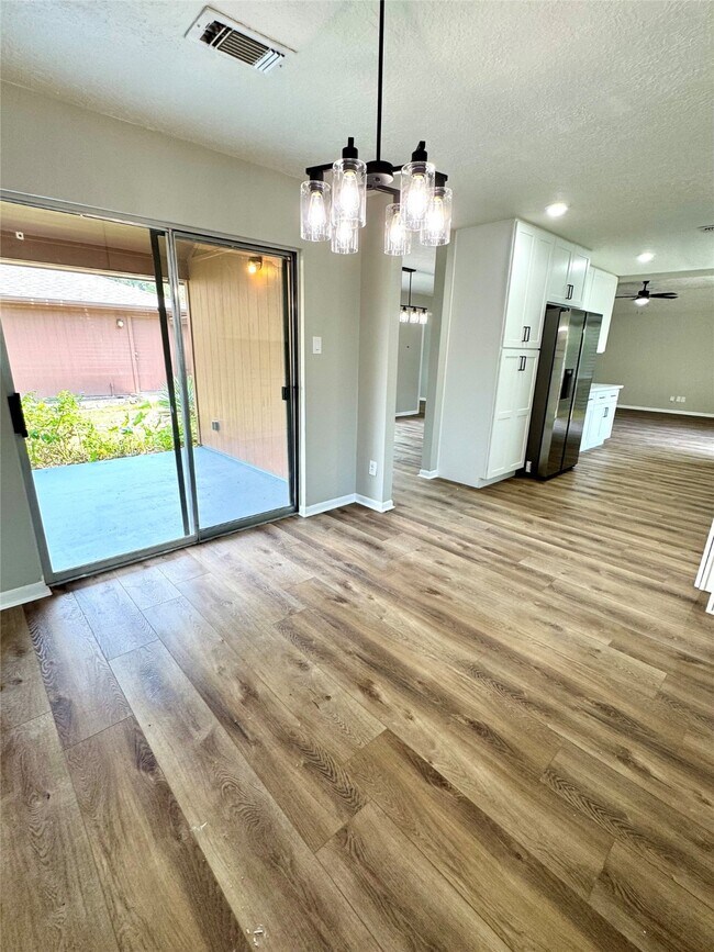 Photo - 305 Heathgate Dr