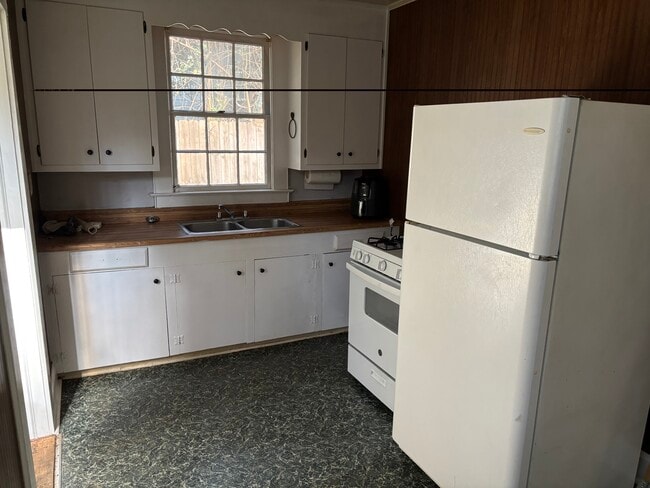 Cocina - 417 S Woodrow St