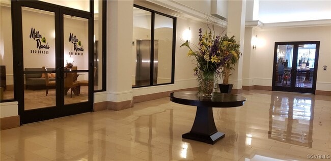 Photo - 230 N 6th St