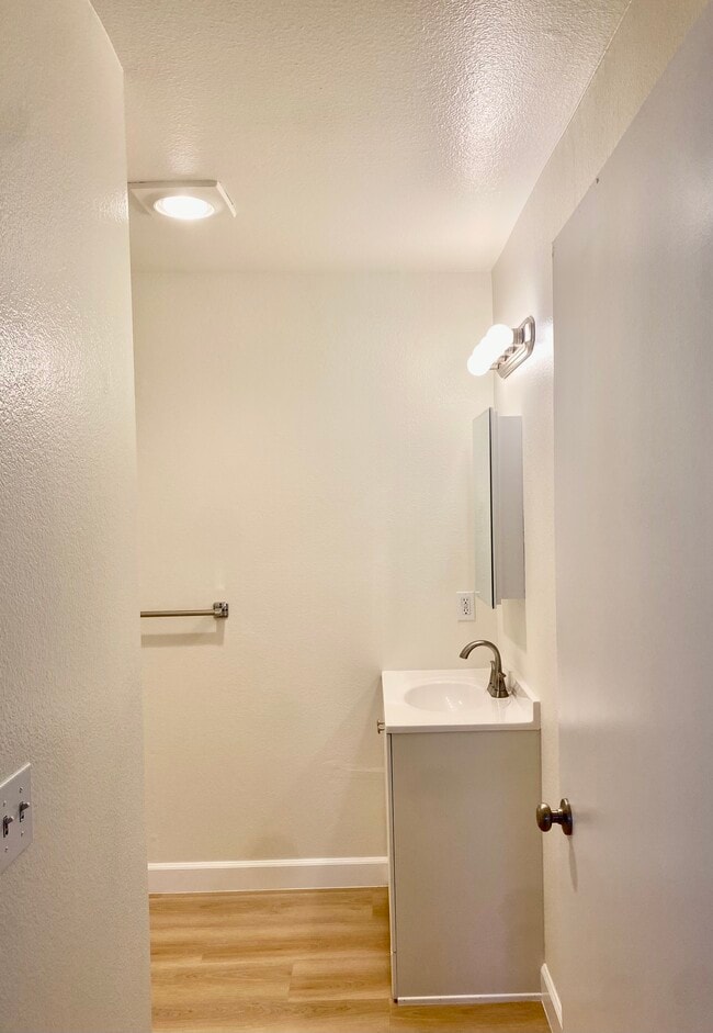 Photo - 1511 N Mariposa Ave