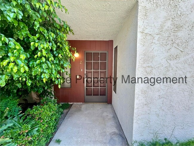 Building Photo - Dreamy 3 Bed/2 Bath Condo in SE Bakersfiel... Unit 20