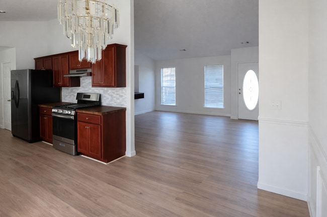 Photo - 5666 La Fleur Trl