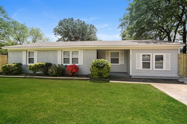 Photo - 4285 Willow Rd House
