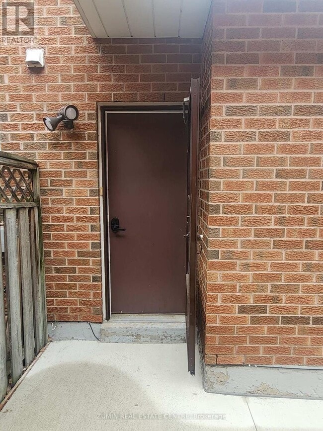 Photo - 5187 Springbok Crescent