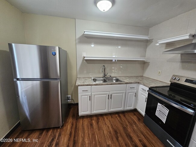 Photo - 444 Alder St