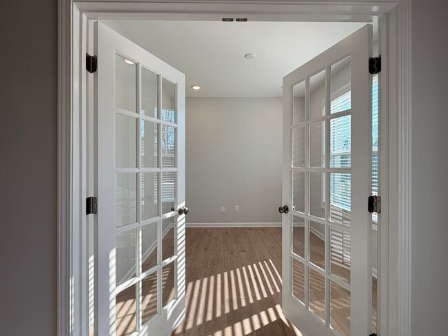 Photo - 2459 Englemann Dr