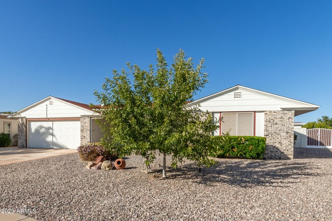 11002 W Pleasant Valley Rd