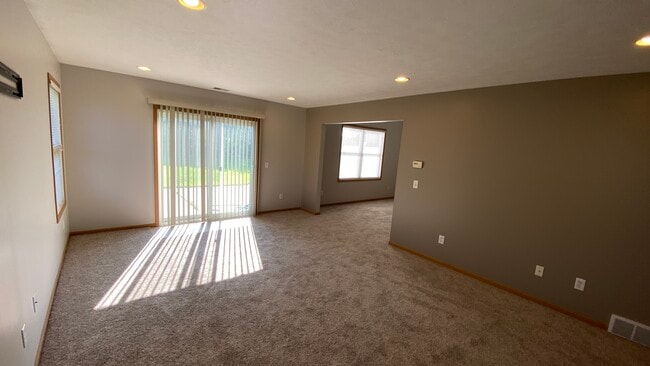 Photo - 2456-2456 Millview