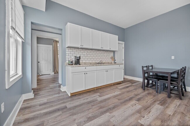 Photo - 2413 Kenton St Unidad A