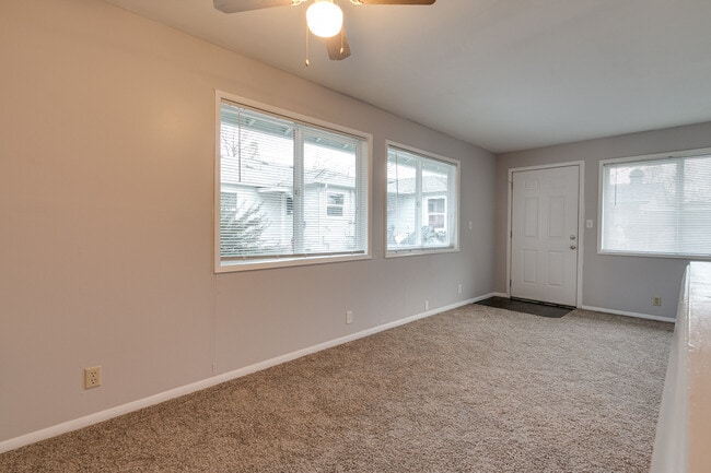 Photo - 1-Bedroom, 1-Bath Home – Near the Universi...