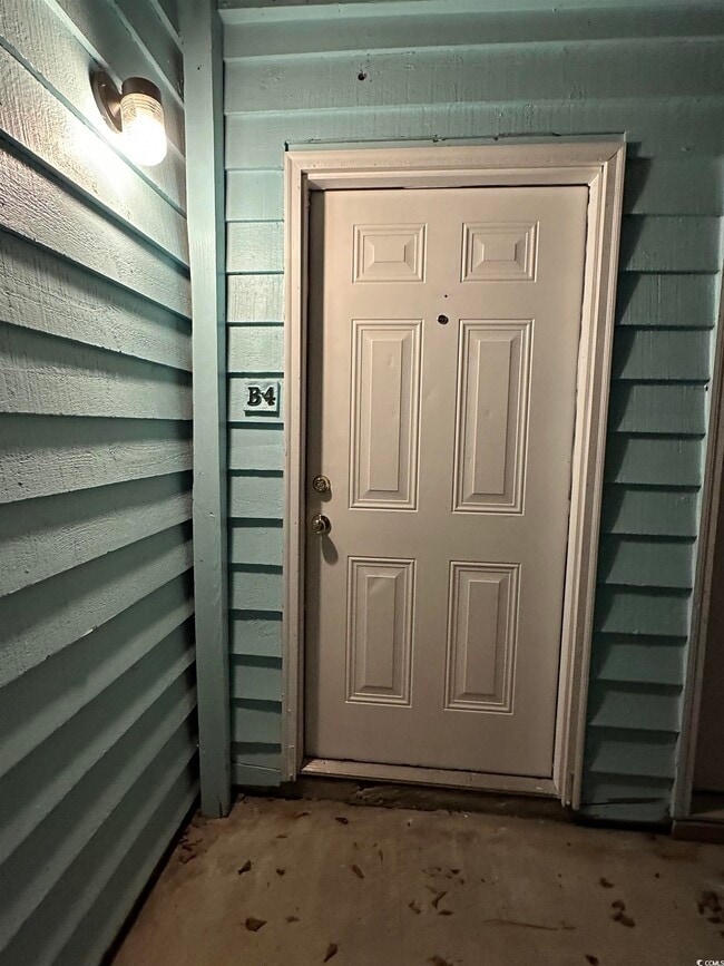 Photo - 405 Cambridge Cir