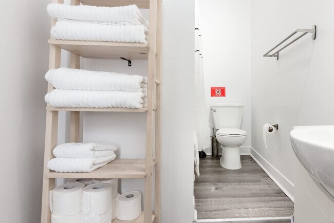 Photo - 4631 Rue Ontario E Unit SI FL2-ID1543109P