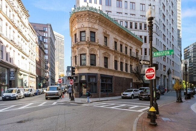 Building Photo - 28 Kingston St Unit 2