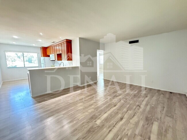 Photo - 749 E Montebello Ave Unit 233