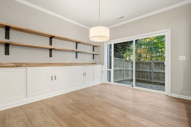 Photo - 3 Bedroom, 2.5 Bathroom Townhouse with Fen...