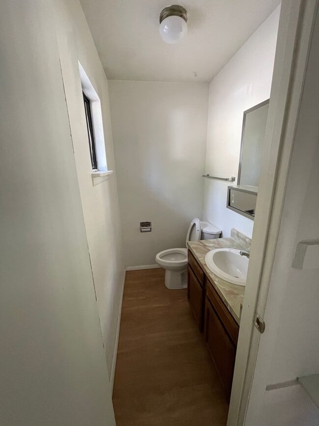 440 W 4th St Unit 3