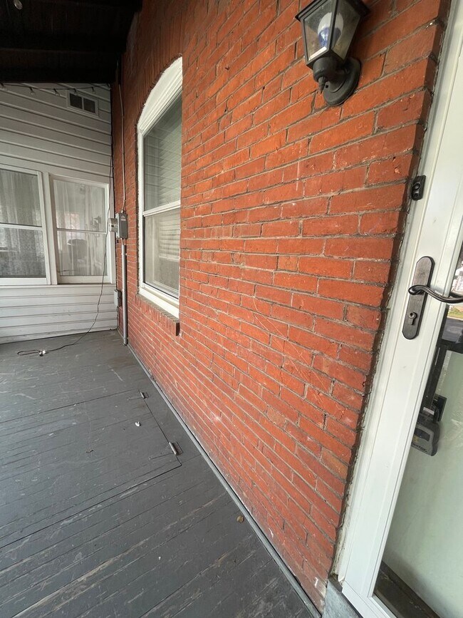 302 Edmonds Ave