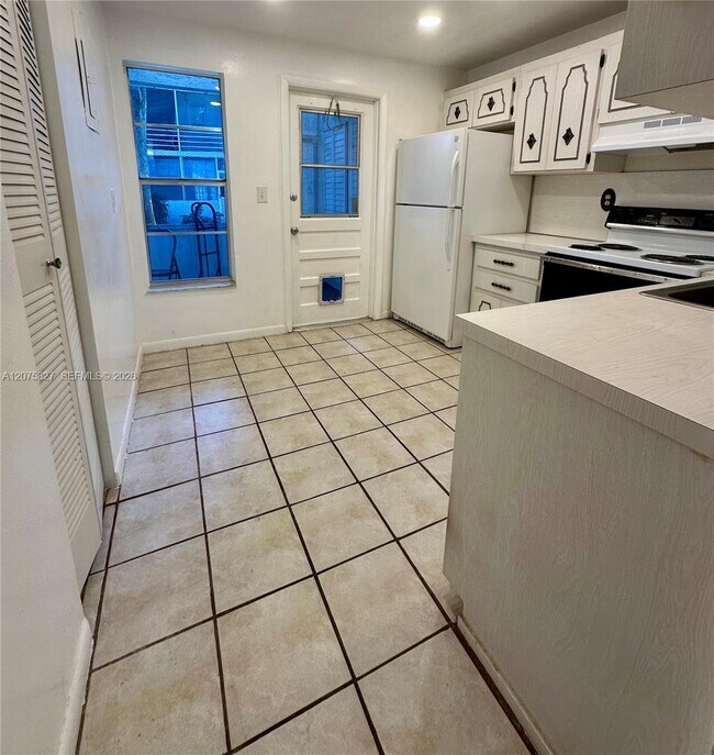 3777 NW 78th Ave Unit 10B
