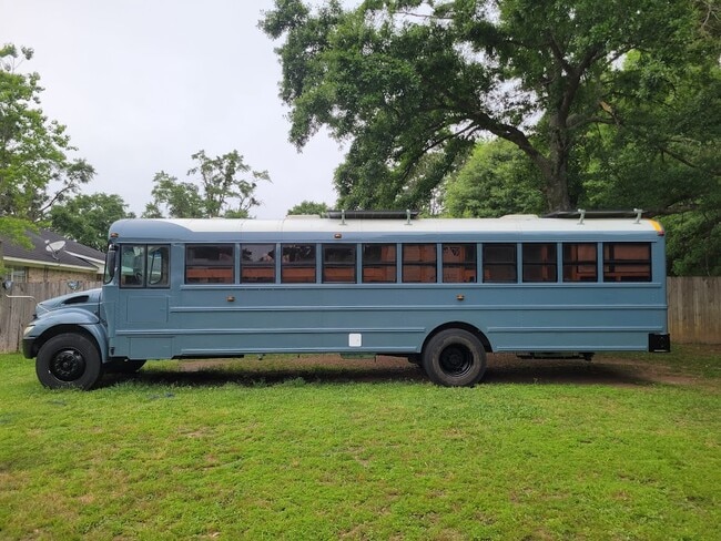 Building Photo - 2450 44th St S Unit Skoolie