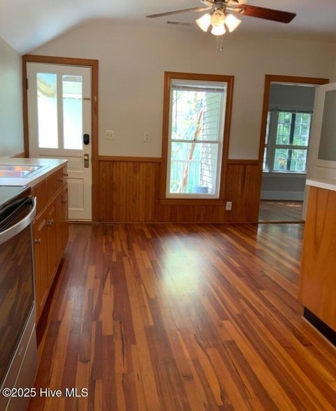 Photo - 220 E Vermont Ave