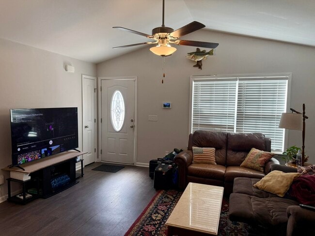 Photo - 142 Desurrency Ct