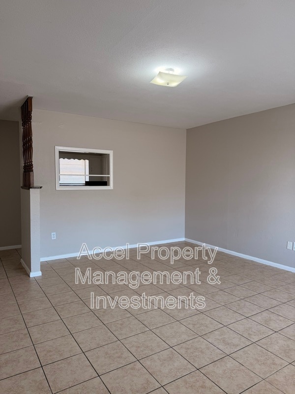 Photo - 2401 Gumwood Ave W Unit #7