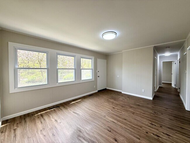 Photo - 271 Sawmill Rd