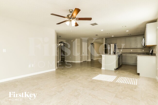 Photo - 422 Earhart Dr