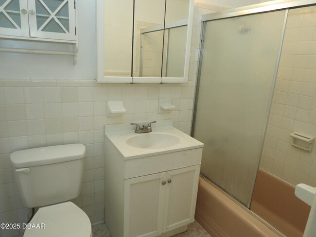 Photo - 221 Williams Ave