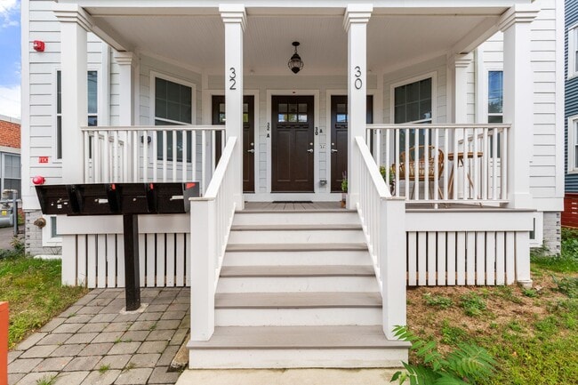 Building Photo - 32 Cameron Ave Unit 32